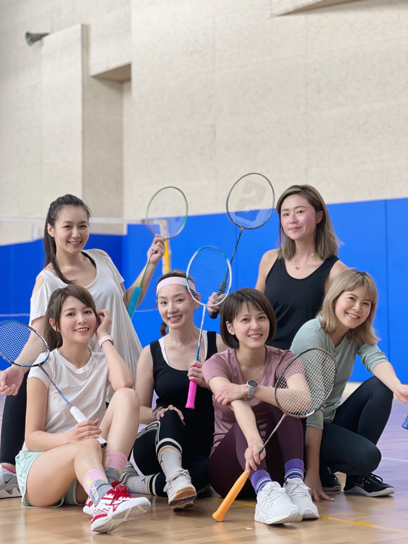 黃金歲月》八點檔演員群揪羽球團照片驚見「金曲歌王」林俊傑