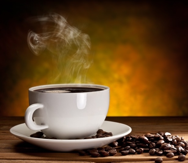 喝咖啡時，什麼時候加奶精最好？