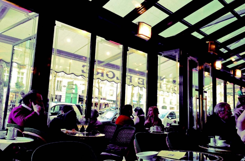 【好書推薦】《ONE DAY IN PARIS帶你慢遊巴黎》花神咖啡館，巴黎名流喜愛出沒的場所