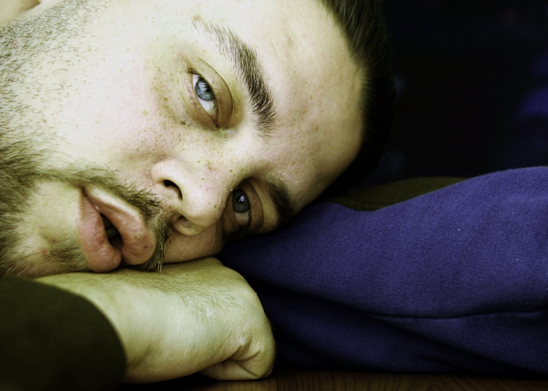 所謂的「印堂發黑」原來是真的！？面色蠟黃泛黑表示你已經...女中醫教你雞湯這樣煮，就能越吃越年輕～