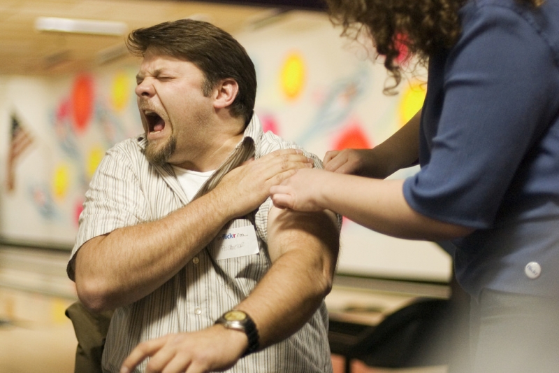 小腿跟腳底是人體的第二心臟...腳上長繭代表肩膀血液循環出問題啦！每天只要「這樣做」10分鐘，輕鬆告別50肩～