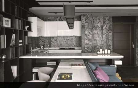 餐廳廚房與書房共用一個空間的設計，讓家整個都變大了