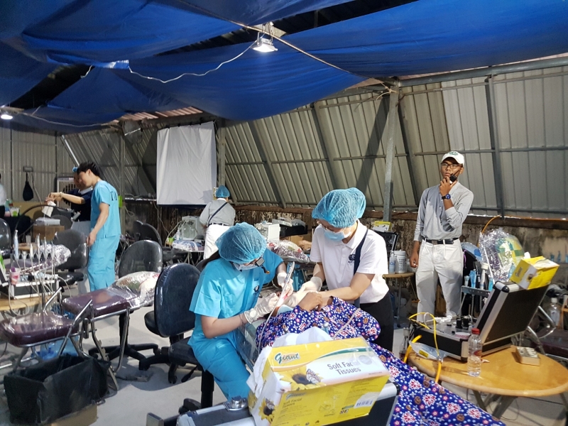 慈濟五國醫師前往柬埔寨 為當地居民舉辦首次大型義診