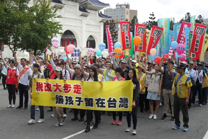 「我想回家！可以嗎？」  外漂族呼籲稅改大步走台灣才有希望