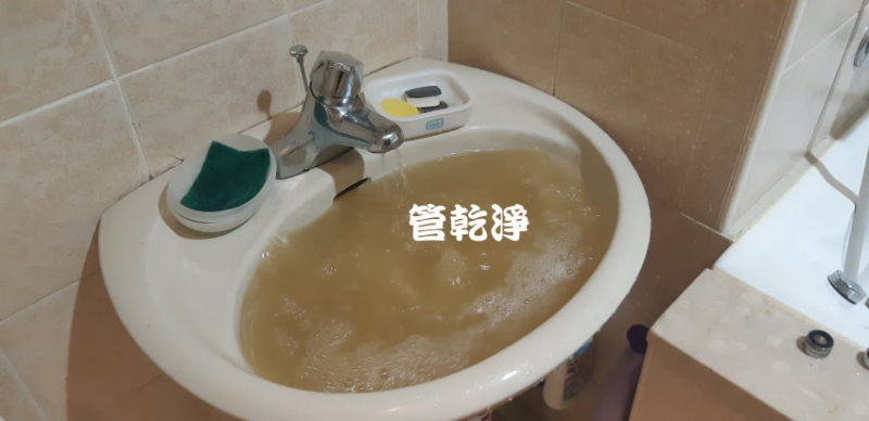 主幹管施工多戶水管堵住....台北 大安 和平東路三段 洗水管