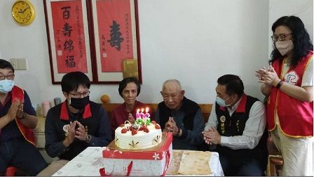 臺北市榮民服務處祝賀盧阿芳老先生106歲大壽