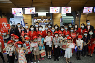 AirAsia小小航空體驗班 裝扮超萌家長們嗨翻