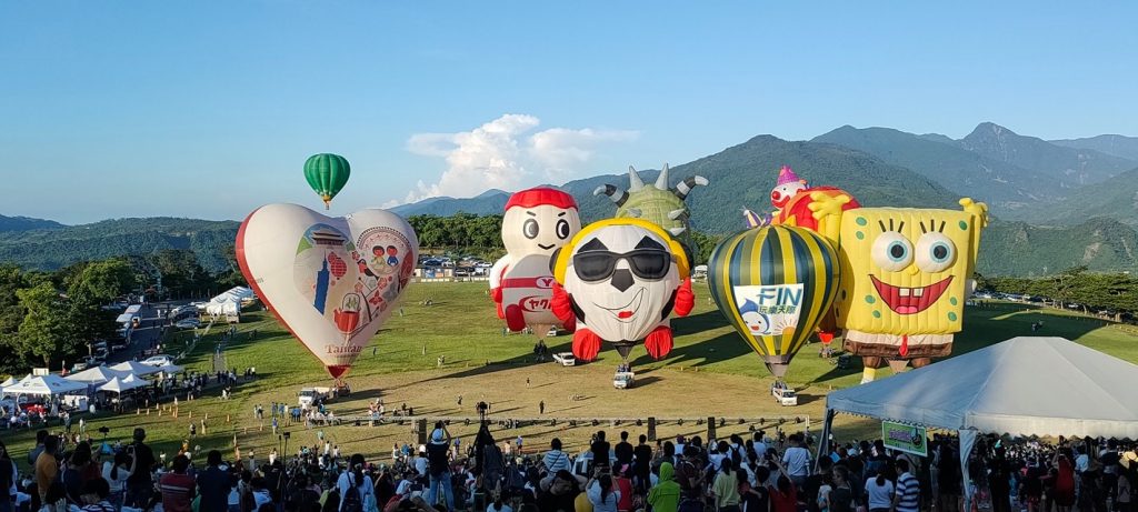 2020臺灣國際熱氣球嘉年華揭幕 連同外國球共有19顆進行展球