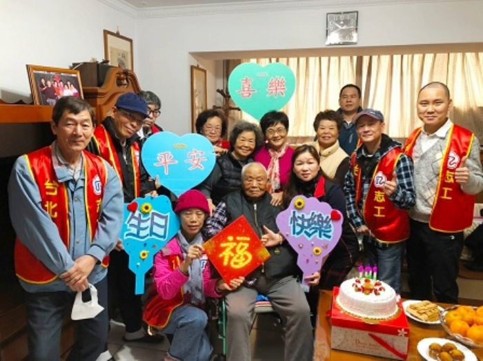 臺北市榮民服務處祝賀榮民蔣漢吾101歲嵩壽