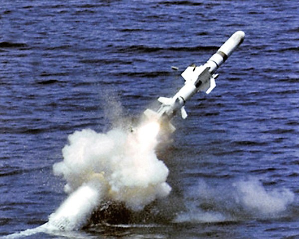 《名家論壇》潛射魚叉擊毀靶艦後 須精進實戰與戰區環境模擬