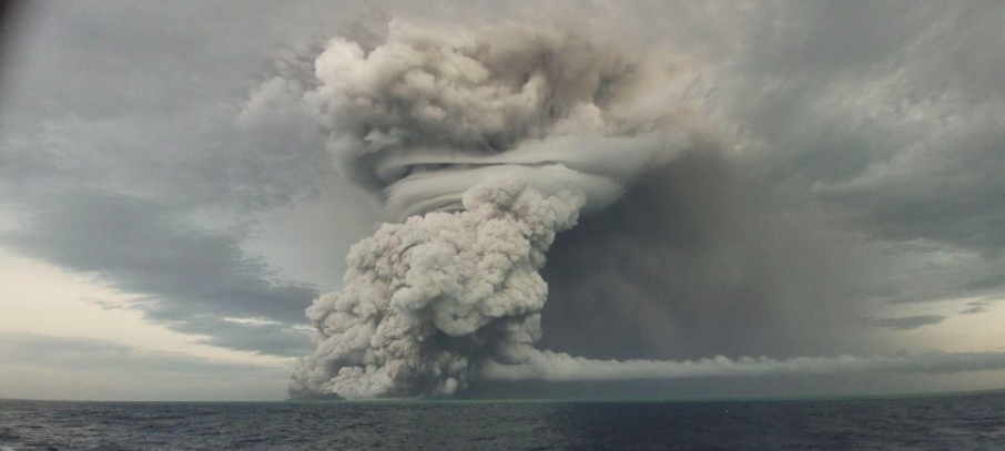 東加海底火山爆發 紐西蘭總理：部分地區受創、將派軍機視察