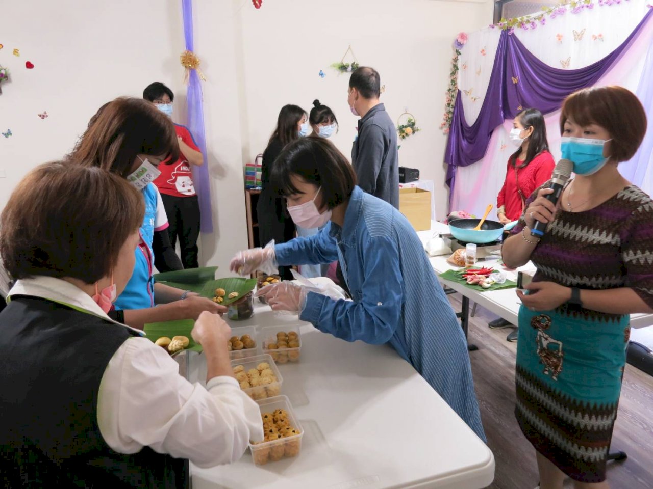 分享家鄉年節文化 印尼籍新住民教做薑黃飯迎虎年